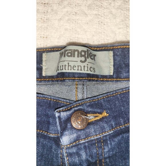 Wrangler Authentics Men's Jeans Size 40 x 30  Straight Leg Blue Denim Jeans - Picture 3 of 4